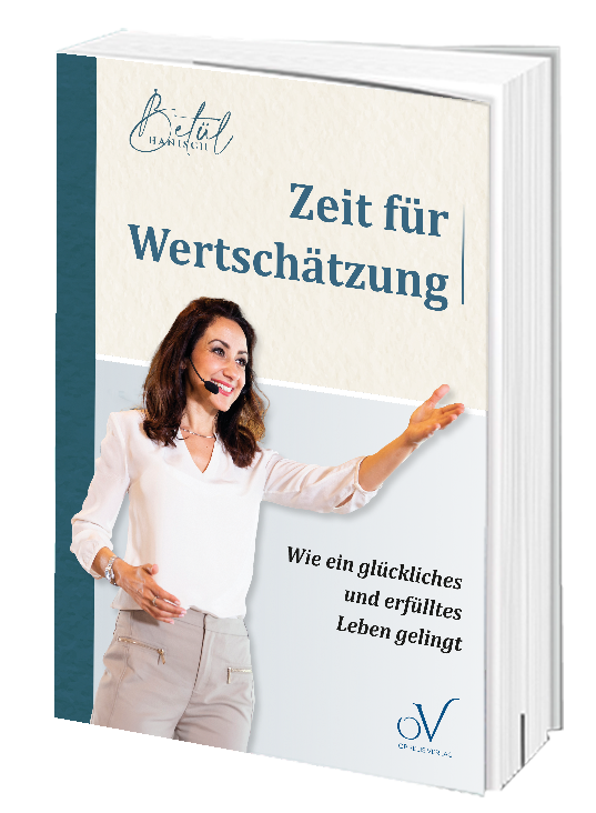 Betül Hanisch in der Frontansicht